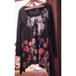 Robe noire courte asymétrique motifs colorés 42 xl desigual. Robe noire courte asymétrique motifs colorés 42 xl desigual.