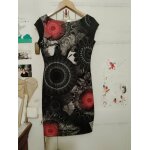 Robe noire motifs rouge / noir 38 m desigual. Robe noire motifs rouge / noir 38 m desigual.