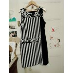 Robe ray�e noire / blanche 42 xl julie guerlande.