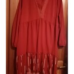 Robe rouge pour femme, d�collet� avec dentelle en v et volant en bas de la robe en polyester de marque ...