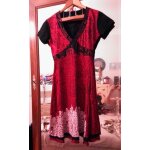 Robe rouge / noire imprimé blanc 38 m desigual . Robe rouge / noire imprimé blanc 38 m desigual .