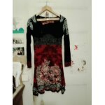 Robe rouge / noire motifs gris / blancs 38 m desigual.
