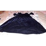 Robe velours noire kiabi taille 14 ans . . Robe velours noire kiabi taille 14 ans . .