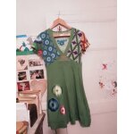 Robe verte motifs colorés 40 l desigual. Robe verte motifs colorés 40 l desigual.