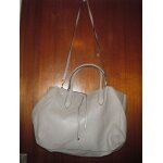 Sac cabas souple � hanse et bandouli�re de marque h&m, une grande poche principale, fermeture lacet, ...