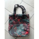 Sac fourre tout eastpak femmes / jeunes fille. Sac fourre tout eastpak femmes / jeunes fille.