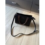 Sac lancaster smooth en cuir noir et rose ple avec bandoulire