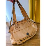 Sac � main en cuir souple couleur camel