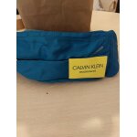 Sacoche banane calvin klein bleue