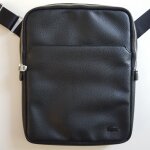 Sacoche grand mod�le simili cuir noir lacoste