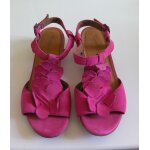Sandales roses marque tamaris. taille 37. semelle cuir et dessus nubuck. hauteur talons : 3, 5 cm. longueur ...