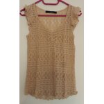 T shirt beige en dentelle. blouse. d�bardeur. caroll. taille 36