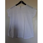 T - shirt broderie blanc  ; t - 34 - 36 ; femme blanche porte