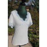 T. shirt �cru caroll avec dentelle. taille �tiquet�e:40.