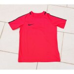 T - shirt gar�on 8 - 10 ans nike rouge mod�le dri - fit