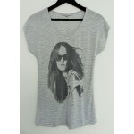 T - shirt ray� gris. motif femme. etam. taille 36