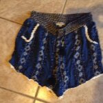 Short bleu marine et blanc taille 42 creeks