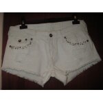 Short court en jeans, 5 poches, bas effiloché, À strass h&m ( denim ), taille 38, coloris blanc cassé, ... Short court en jeans, 5 poches, bas effiloché, À strass h&m ( denim ), taille 38, coloris blanc cassé, ...