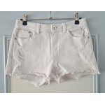 Short en jean bershka, taille 38 Short en jean bershka, taille 38