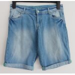 Short jean bleu d�lav� griff� � revers. promod. coton. elasthanne. taille 38