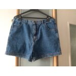 Short en jean neuf taille 48 (3 suisses)