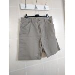 Short kaki , taille 44 . neuf , en très bon État Short kaki , taille 44 . neuf , en très bon État
