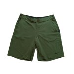 Short long vert kaki. bermuda. nike. taille l