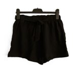 Short noir avec ceinture  nouer. primark. taille 40 / 42