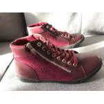 Sneakers femme de taille 37 jamais ports comme neufs. lgrement paillets sur les cts; trs joli ...