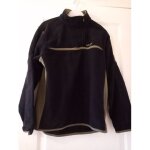 Sweat polaire noir et vert marque d�cathlon taille 14 ans