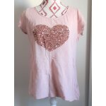 Tee - shirt avec coeur en paillettes, intégralement rose, t. 4 Tee - shirt avec coeur en paillettes, intégralement rose, t. 4
