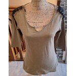 Tee - shirt kaki � manches 3 / 4 et �paules recouvertes de sequins noirs