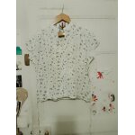 Top boutonn� blanc motifs bleus 42 xl cama�eu.