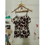 Top �paules d�nud�es blanc motifs violets / jaunes 40 l cama�eu.