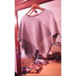 Top gris asymétrique manches chauve - souris 38 m desigual. Top gris asymétrique manches chauve - souris 38 m desigual.