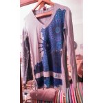 Top gris motifs bleus et perles cousues 40 l desigual.