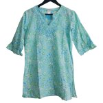 Tunique. blouse bleu ciel imprime fleurs bleu, vert et blanc. broderies. sequins. la redoute. coton. ...