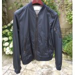 Veste homme ikks bleu marine taille m. style harringtoncol rond, manches longues , 2 poches zippes cts ...