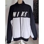 Veste de sport zippe nike noire et blanche