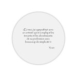 Tapis de souris rond yvain sympathis� avec un cr�mier citation kaamelott