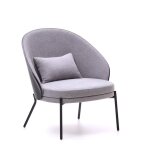 Fauteuil en chenille gris clair et piètements métal noir amy Fauteuil en chenille gris clair et piètements métal noir amy