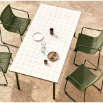 Table de jardin rina en acier vert et céramique écru veryforma Table de jardin rina en acier vert et céramique écru veryforma