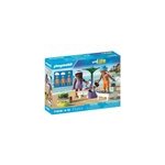 Couple vacanciers � plage & transats