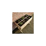 Potager sur pieds croiss