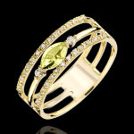 Bague regard d'orient - grand modèle - péridot et diamants - or jaune Bague regard d'orient - grand modèle - péridot et diamants - or jaune