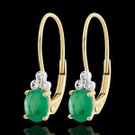Boucles d'oreilles exquises - émeraudes et diamants - or jaune 9 carats Boucles d'oreilles exquises - émeraudes et diamants - or jaune 9 carats