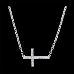 Collier fracheur - croix - or blanc 18 carats et diamants