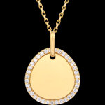 M�daille � graver sertie aveline � or jaune 9 carats et diamants de