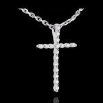 Pendentif croix en or blanc 18 carats - 17 diamants