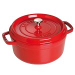 Cocotte en fonte ronde rouge cerise 24 cm avec couvercle � bouton. . . 142977